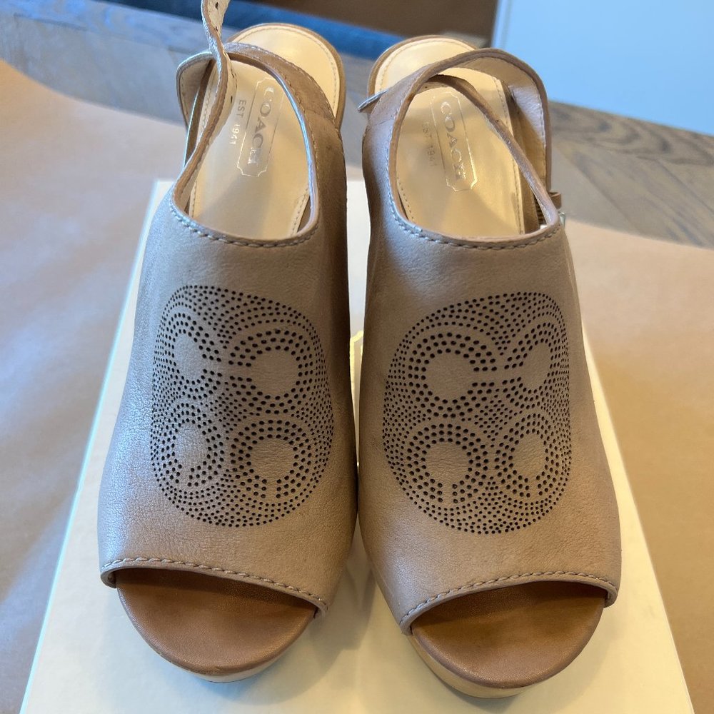 Coach Jade Wedge Sandals Beige Platform Size 9
